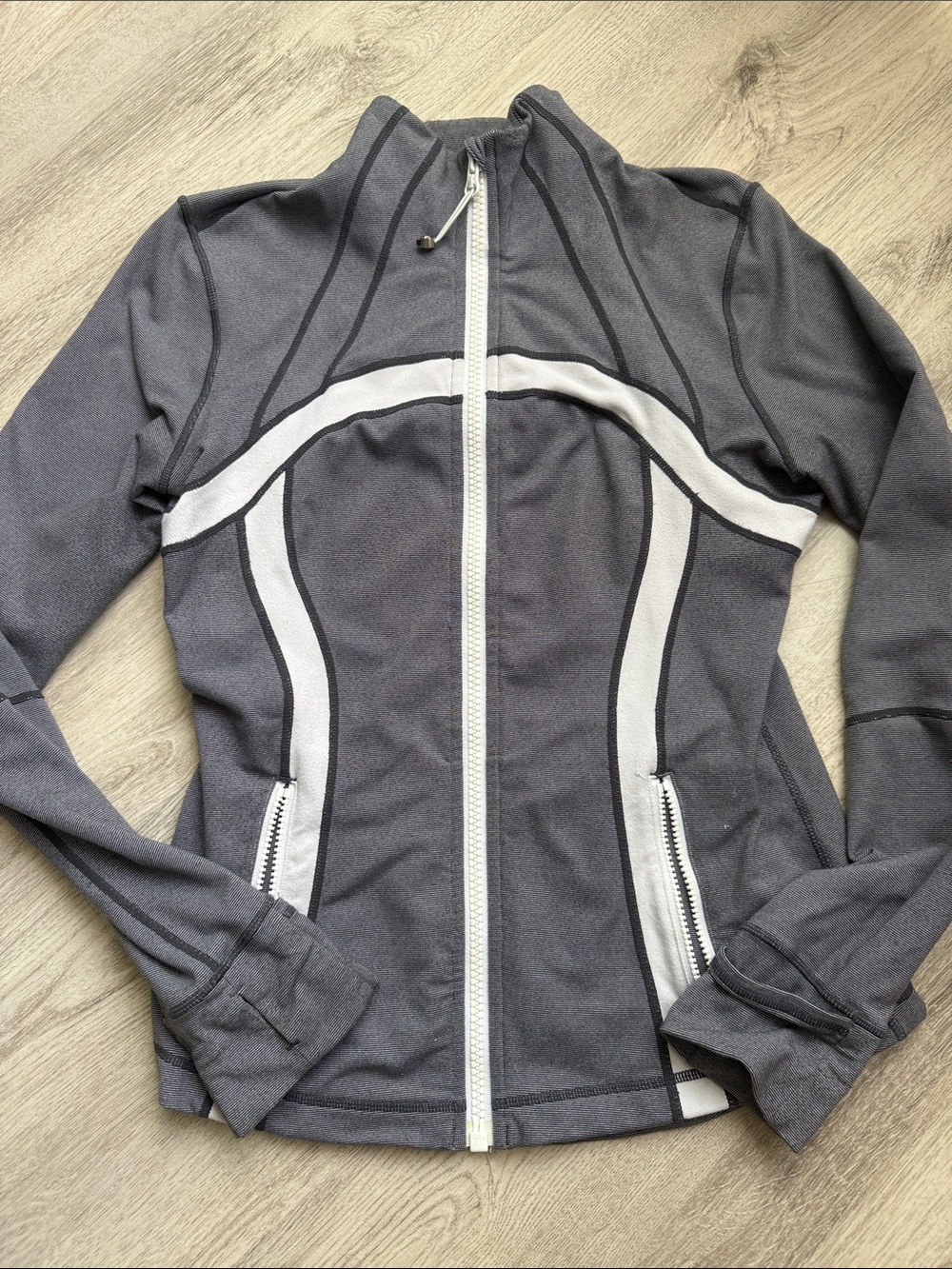 Women's Lululemon Scuba Gray Zip-Up Active Jacket with White Accents